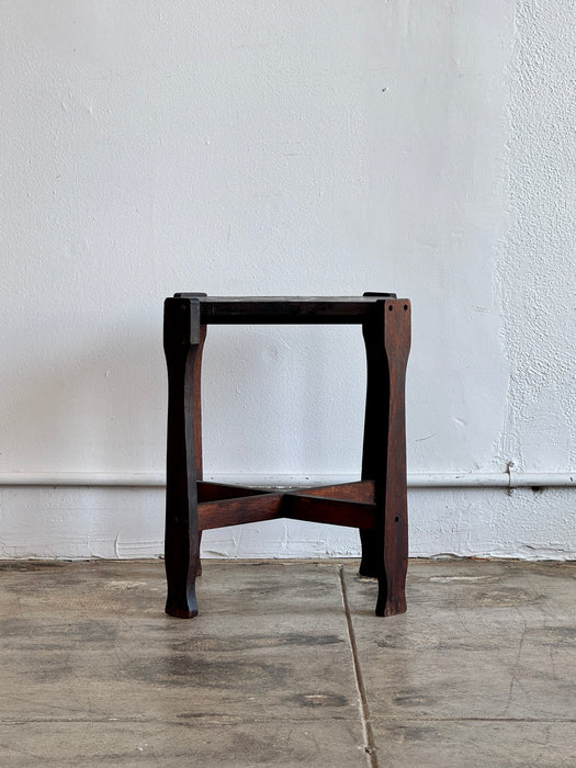 Side Table With Scalloped Legs